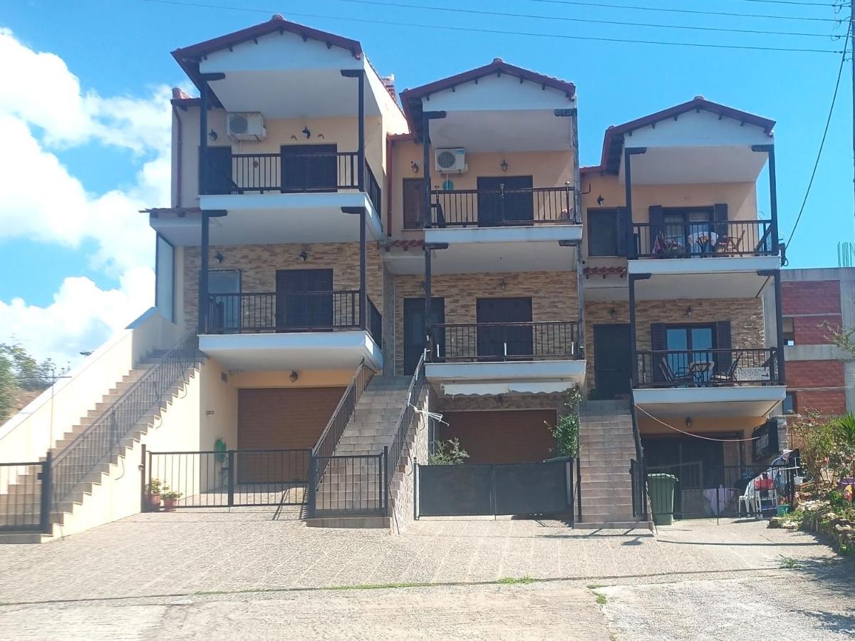 Μεζονετα Apartment Неа Рода Екстериор снимка